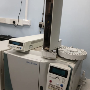 Gas chromatograph with autosampler tower – lab prop