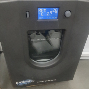 Orbital incubator shaker with digital display – lab prop
